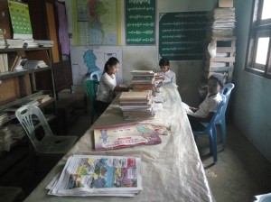 ミャンマーの図書館風景