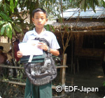 ミャンマー奨学金申請中の子ども