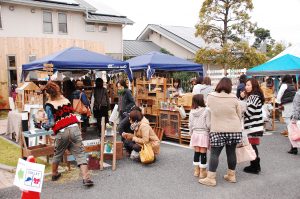 チャリティマルシェの様子